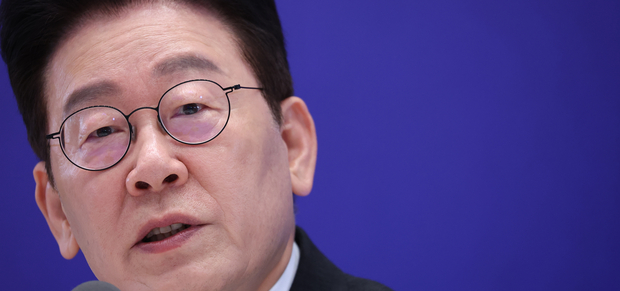 이재명 대통령이 지난 1월 21일 청와대 영빈관에서 열린 신년기자회견에서 취재진 질문에 답하고 있다. 연합뉴스