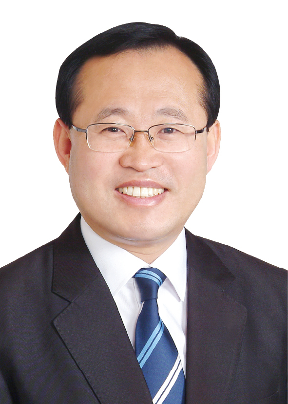 광주광역시 북구청장 선거 예비후보 등록을 마치고 본격적인 선거전에 돌입한 김동찬 더불어민주당 당대표 특보. 사진 제공=김동찬 예비후보측