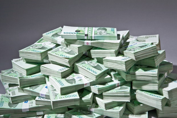 “수익률 7700%, 1억이 77억 됐다” 놀란 직장인…출금 수수료 냈다가 ‘이럴수가’