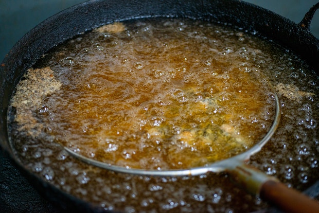 “색도 멀쩡한데 왜 버려?”…아까워서 몇 번 더 쓴 식용유의 불편한 진실 [헬시타임]