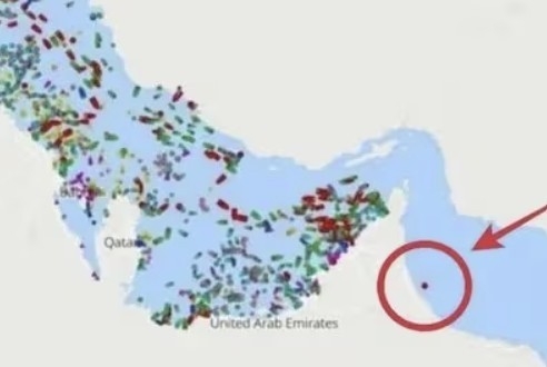 호르무즈 해협 통과한 이글 벨로어호.SNS 캡처,<a href=