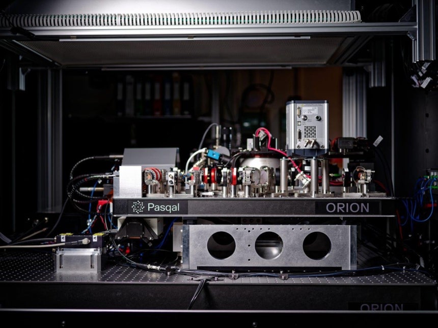 본사 연구실에 파스칼 양자기술에 활용되는 광학 장비가 진열돼 있다.파스칼