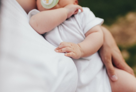 손주 본 엄마 아빠들 좋아하더니...산후조리원 카드값도 대신 냈다