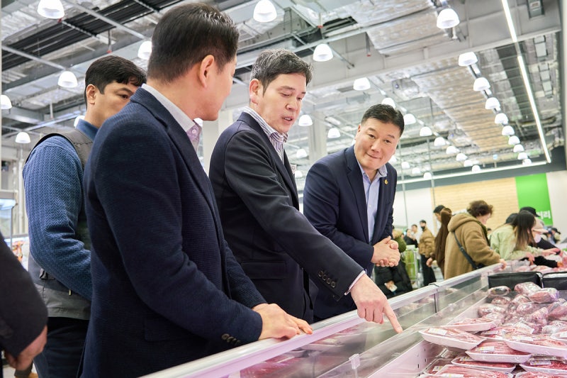 정용진, 13년 만에 이마트 대표이사 복귀…“주주·이사회 평가 받겠다”