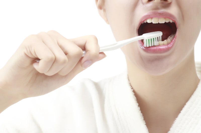 “분명 양치했는데 왜?”…입냄새 안 빠지는 사람들, ‘이것’ 때문이었다 [헬시타임]