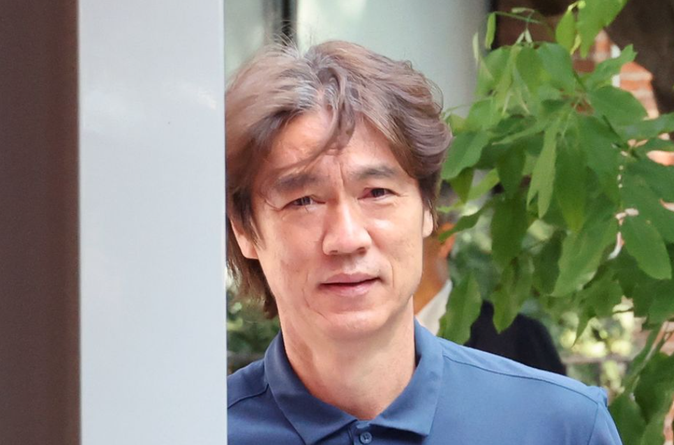 “당분간 한국 안 올 것” 홍명보 미국 출국 이유가…외신도 긴급 타전 “살해 협박 피해서”