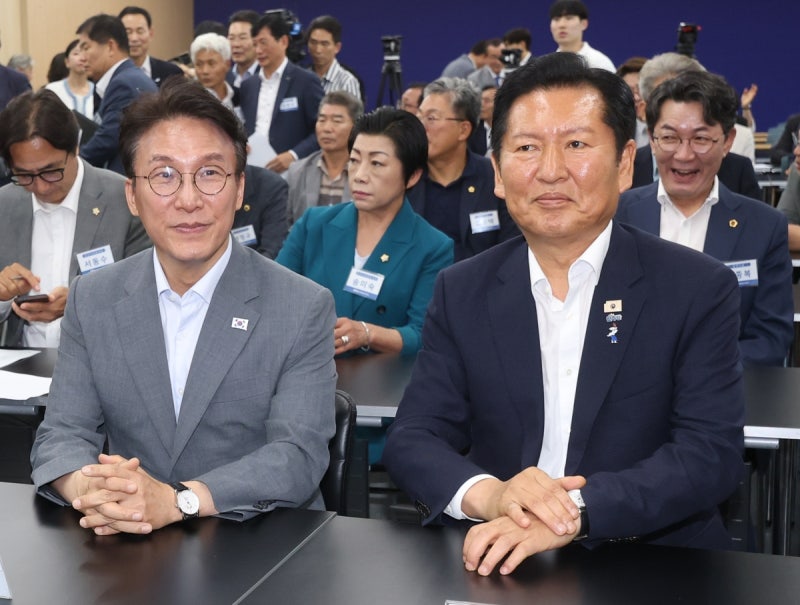 <b>정청래</b> “최악의 자기정치는 남의 당 후보 돕는 것”…<b>김민석 직격</b>