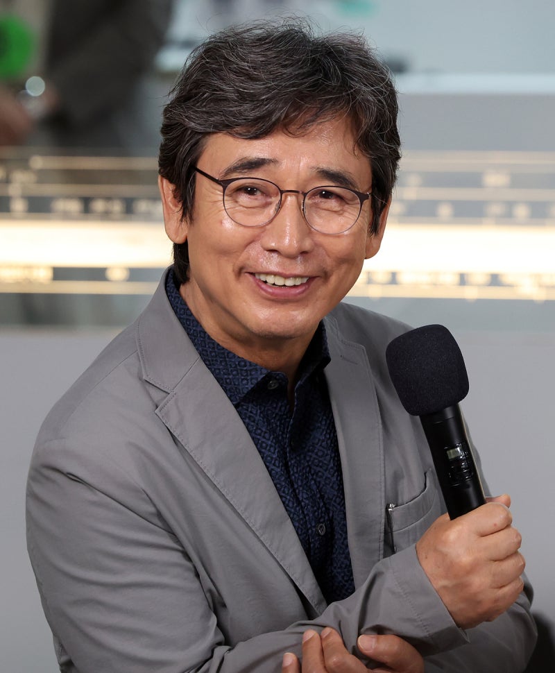 “필연적 실패의 길로” …李<b>대통령</b> 또 <b>직격</b>한 <b>유시민</b>