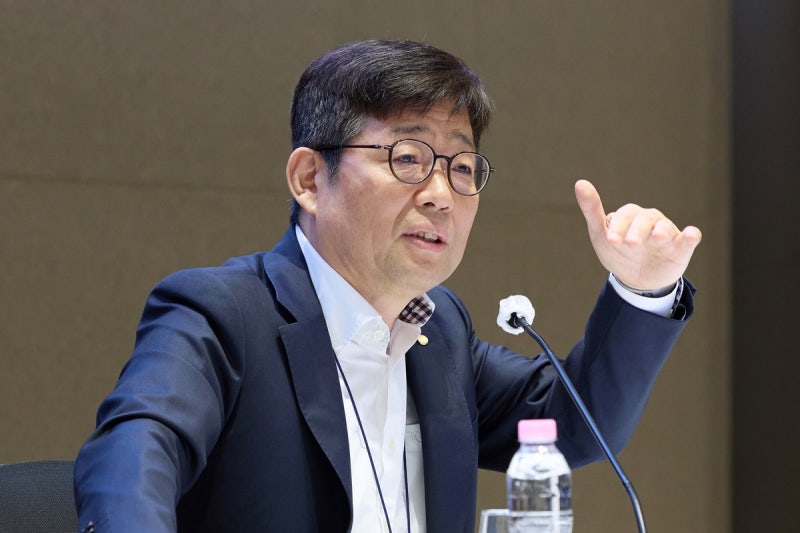 유상대 <b>한은</b> 부총재 “특별한 충격 없다면 <b>추가</b> <b>인상</b> 가능성 높아”