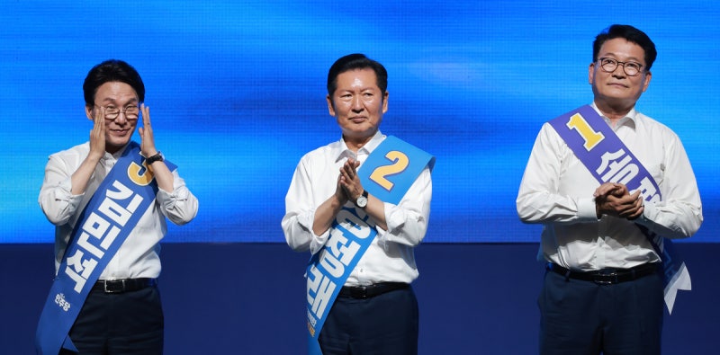 <b>호남</b>서 맞붙은 金·鄭·宋…‘김대중 정신’ 놓고 적통 경쟁