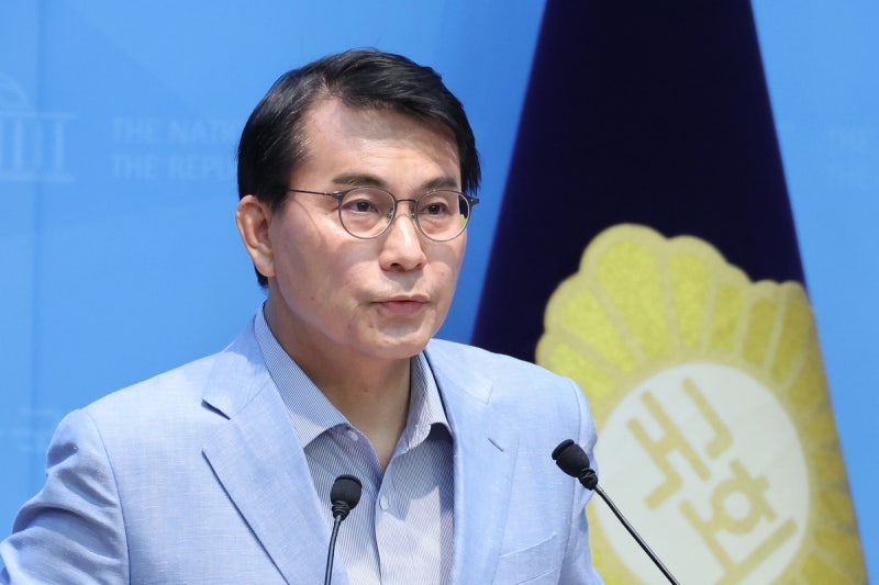<b>윤상현</b> “국힘, 부정선거론 나락 빠져…공개 <b>대토론회</b> 제안”