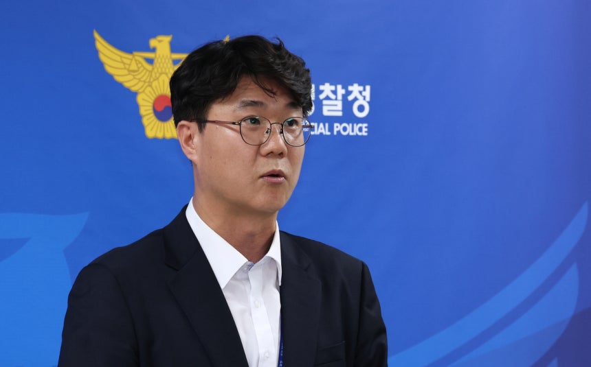 1일 제주경찰청 기자실에서 정태운 제주경찰청 수사과장이 ‘실종 허위종결’ A경장 사건 수사결과에 대해 공식 브리핑을 하고 있다. 연합뉴스