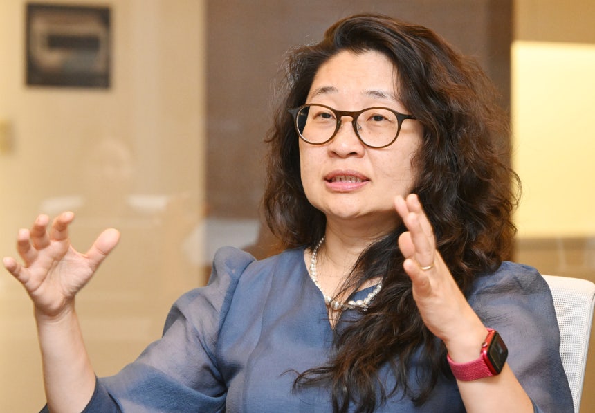 백한희 IBM 양자알고리즘센터 디렉터가 지난달 31일 서울 영등포구 한국 IBM 본사에서 진행한 서울경제신문과의 인터뷰에서 양자컴퓨팅에 대해 설명하고 있다.오승현 기자