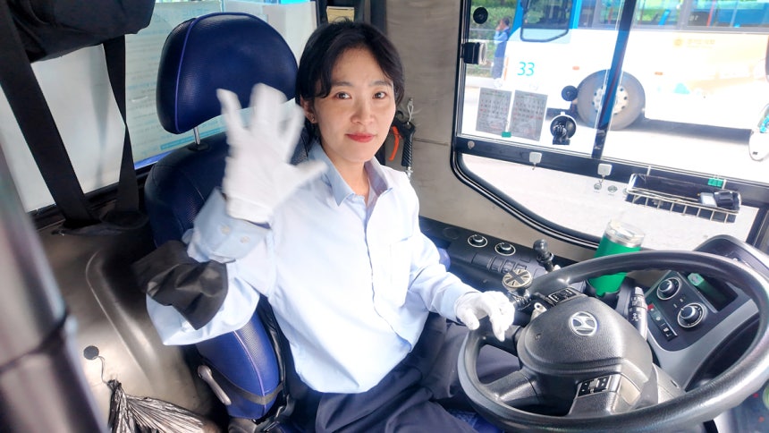 2년차 버스기사 강희정 씨.사진 제공=브로북스