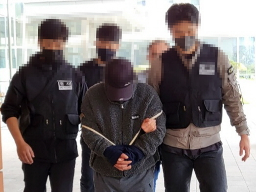 사촌형제의 아내들을 살해한 50대 남성.뉴스1