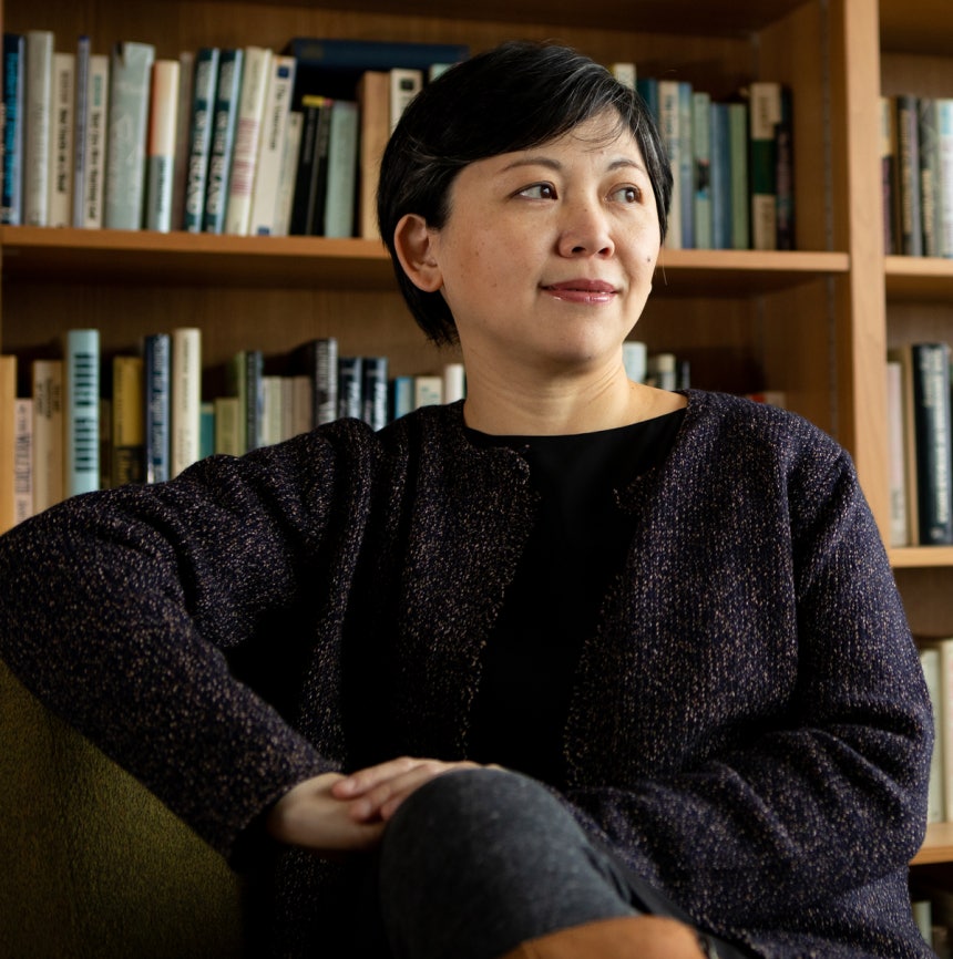 중국계 미국 작가 이윤 리.사진 제공=다산책방 ⓒ Denise J.Applewhite for Princeton University.