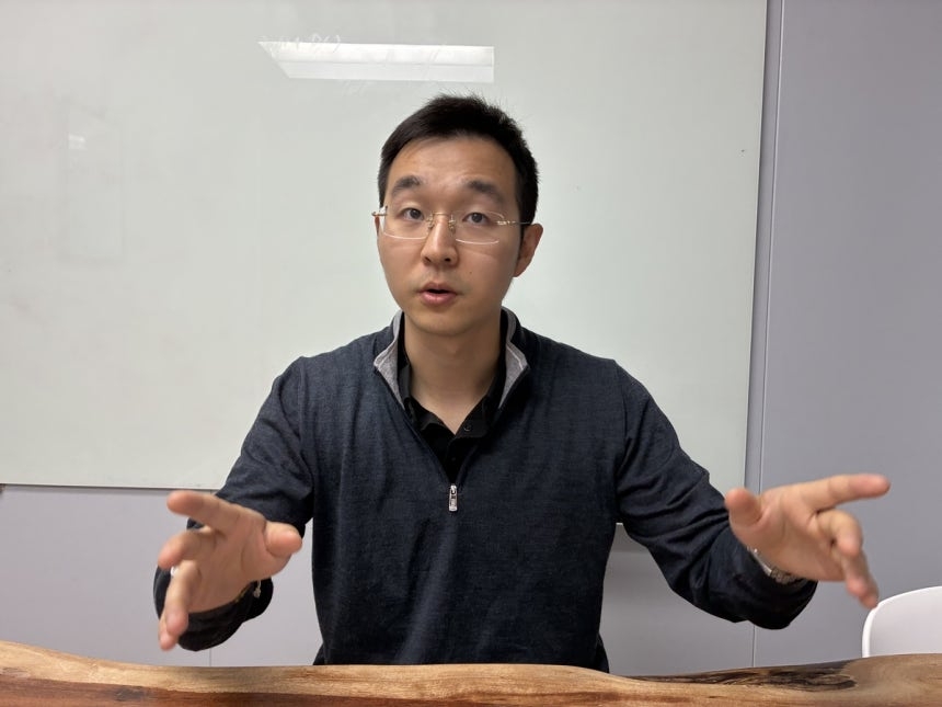 알렉스 예 GMI클라우드 최고경영자(CEO)가 지난 5일(현지 시간) 미국 캘리포니아주 마운틴뷰 본사에서 인터뷰하고 있다. 김창영 특파원