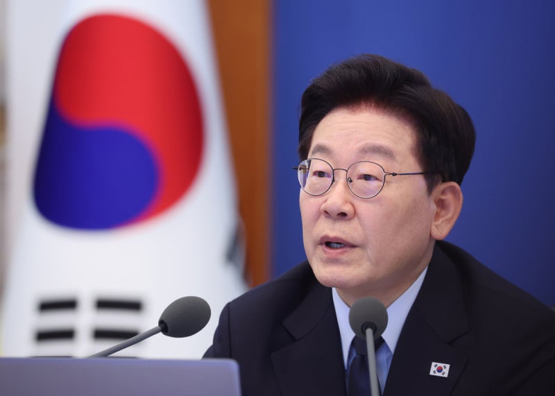 李 “브라질 <b>계란</b>에 800억 낭비?...허위사실 시정하라”