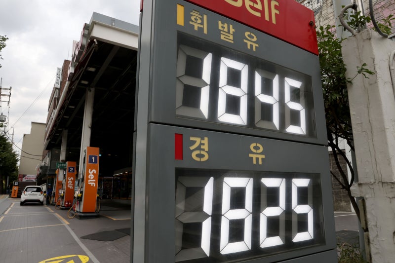 유가 재급등에... <b>수입물가</b> 4개월만 <b>상승 전환</b> [Pick코노미]