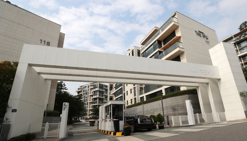 <b>옥주현</b>이 190억에 산 ‘<b>한남더힐</b>’ 반년 만에 <b>경매</b>行