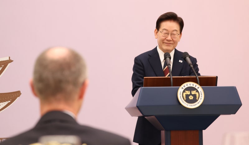 李대통령, 사우디 왕세자와 통화…“<b>전쟁</b> 중 원유 우선 공급 감사”