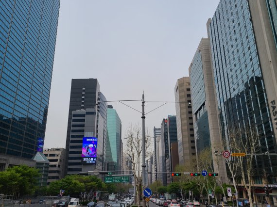 오피스 '빛바랜 호황'...고금리에 투자수익률 줄어