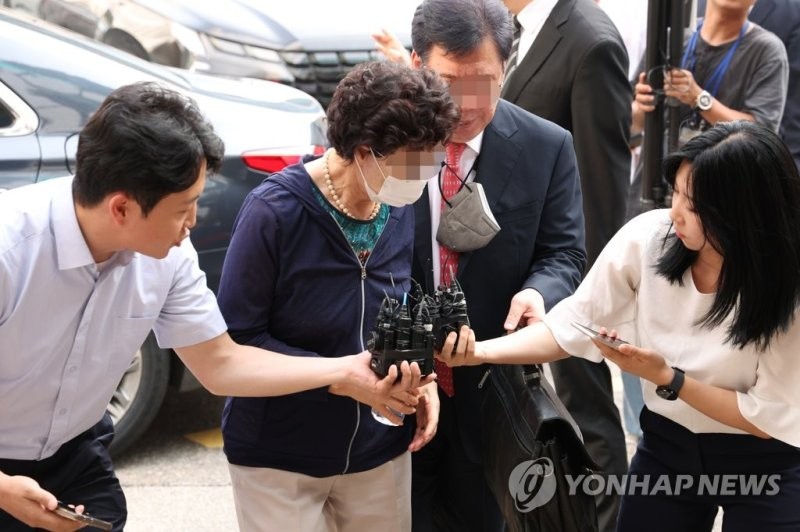 '잔고증명 위조' 尹<b>대통령 장모</b>, <b>징역</b> 1년 확정