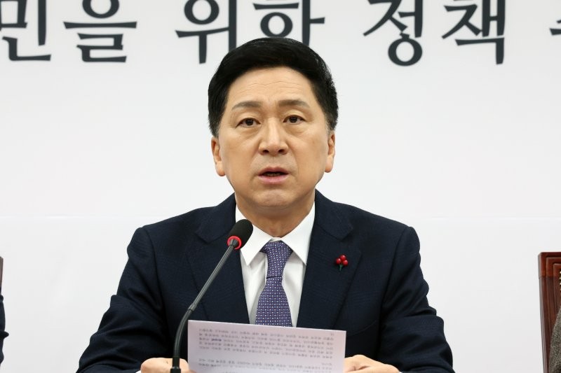 <b>김기현</b>, 울산시장 선거 개입 의혹에 "몸통 문재인 수사해야"