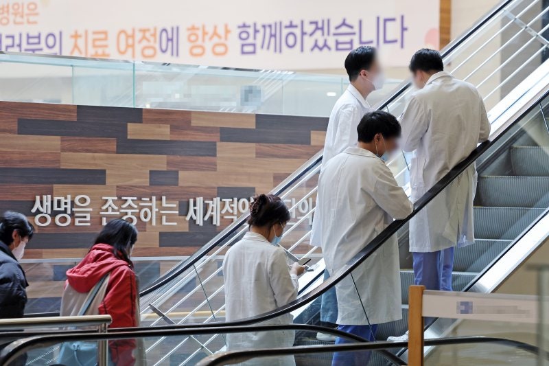 이미 715명 <b>사직</b>서 제출..'빅5' <b>전공의</b>, 오늘 집단<b>사직</b>