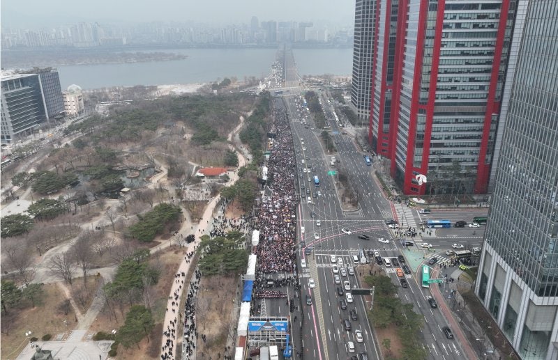 <b>의사 총궐기</b>에 제약사 동원 의혹, 용산 "불법행위에 무관용"