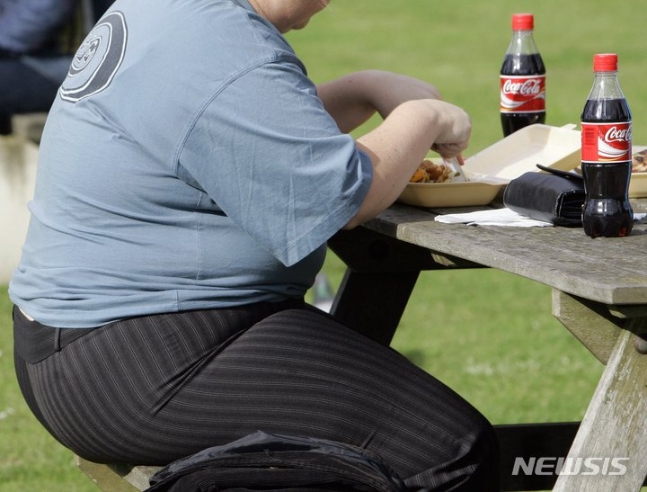 비만은 유전이다?..뚱뚱한 부모 자녀, 중년에 비만될 확률 6배 높다
