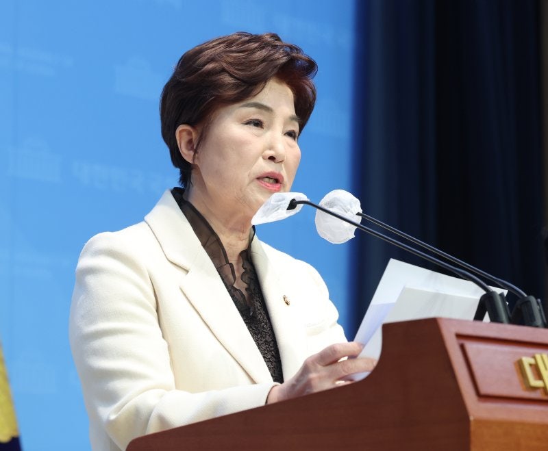<b>전혜숙</b>, 민주 탈당 선언…"이재명, 계양을도 양보해야 공천 혁신"[2024 총선]