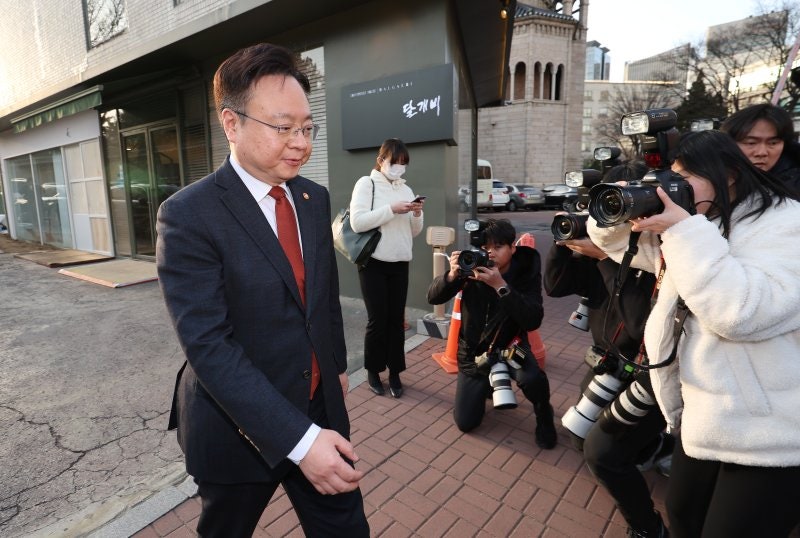 빅 5<b>병원장</b> 만난 <b>조규홍</b> "젊은의사들과 직접 대화할 기회 마련해달라"