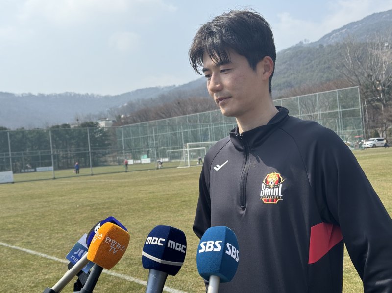 <b>손흥민</b>에 조언해 준 <b>기성용</b> "<b>대표팀</b> 선배로서 힘든 일 알아…묵묵히 응원"