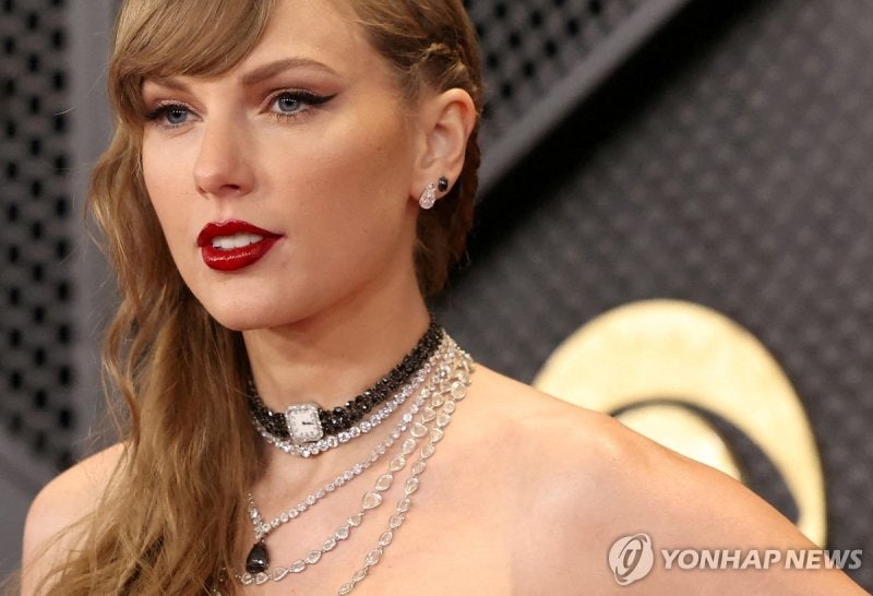 35세에 '<b>억만장자</b>' 대열 <b>합류</b>한 여가수..<b>테일러</b> 스위프트 재산 얼마길래