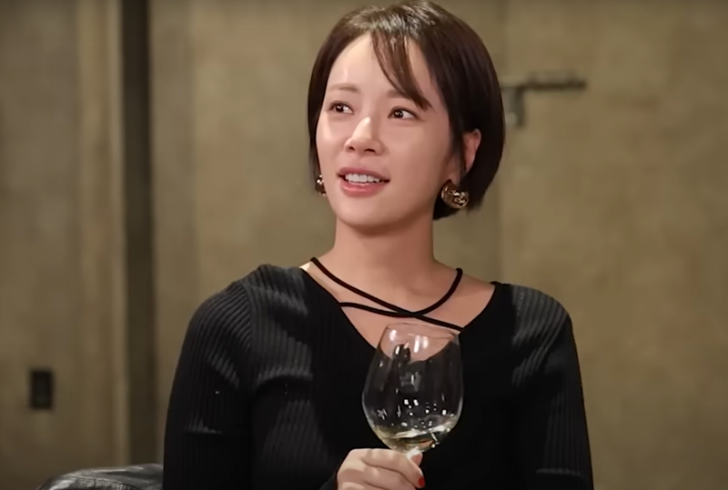 <b>황정음</b>, 상간녀 사진도 올렸다.."추녀야, 제발 내 남편과 <b>결혼해 줘</b>"