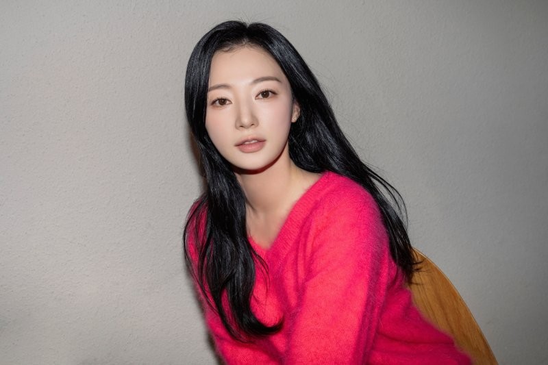 "소속사와 만남 거절한 이유는"..<b>송하윤</b> '학폭' 폭로 남성, 추가글 올렸다