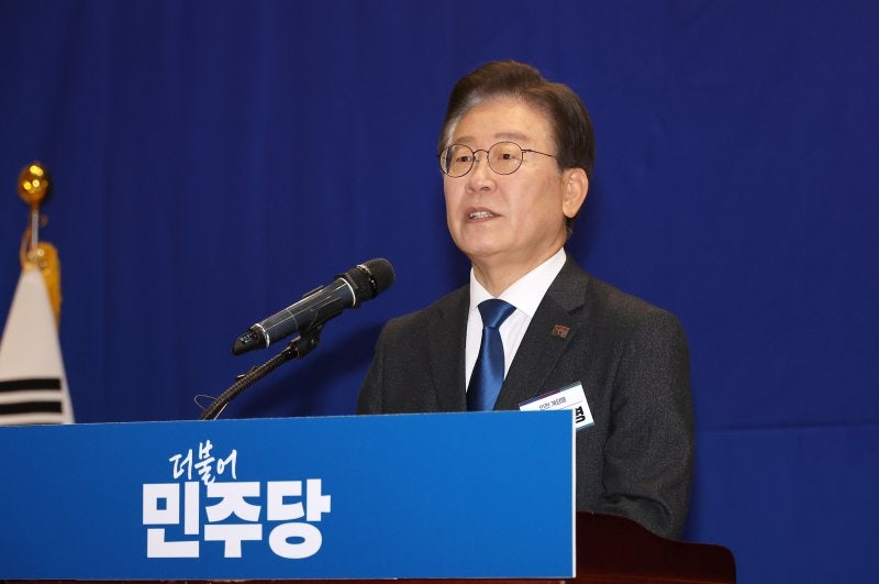 <b>이재명</b>, <b>우원식</b> 의장 <b>후보</b> 선출에 "당선자들의 판단...그게 당심"
