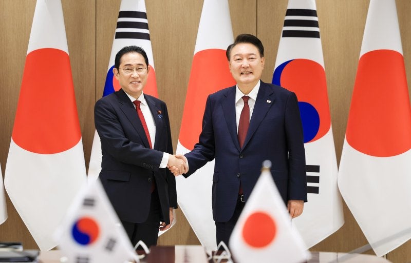 尹-<b>기시다</b> “내년에 한일<b>관계</b> 도약”