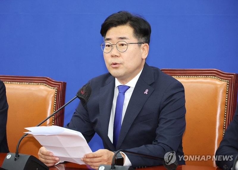 <b>박찬대</b> "본회의 직회부 7개 <b>법안</b> 처리해야...김진표, 결단 내려주길"