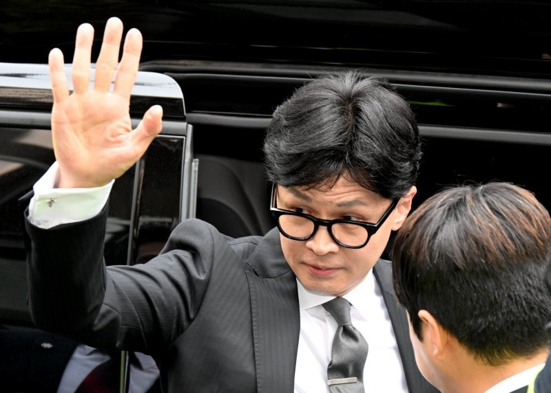 한동훈, <b>이재명</b> 직격 "형사피고인 <b>대통령</b> 되면 재판 중단되나?"
