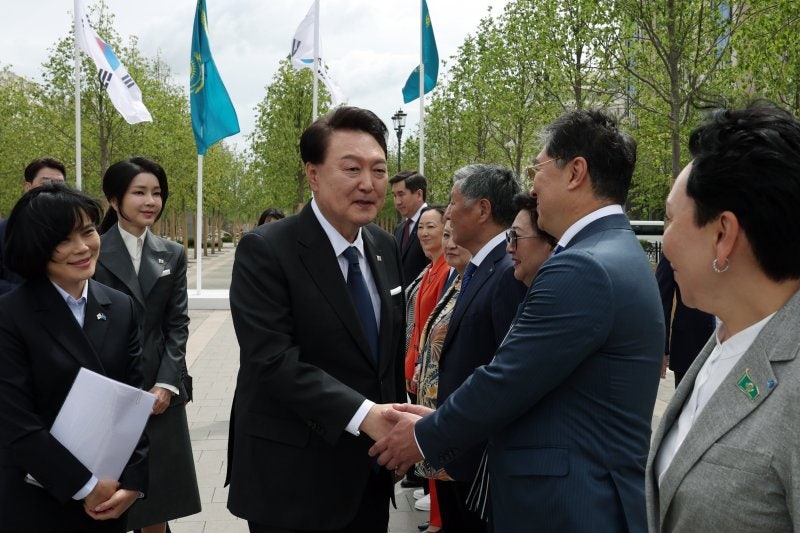 尹 "형제국 <b>우즈벡</b>, 이번 순방 중 구체적 성과 기대"
