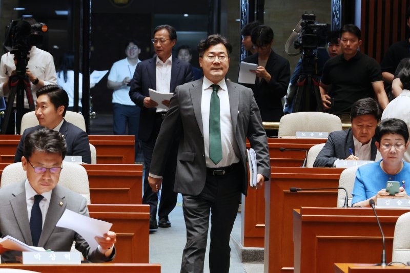 <b>민주</b>, ‘김건희 <b>특검법</b>’ 다시 당론 채택…주가 조작·명품 백 수수 의혹