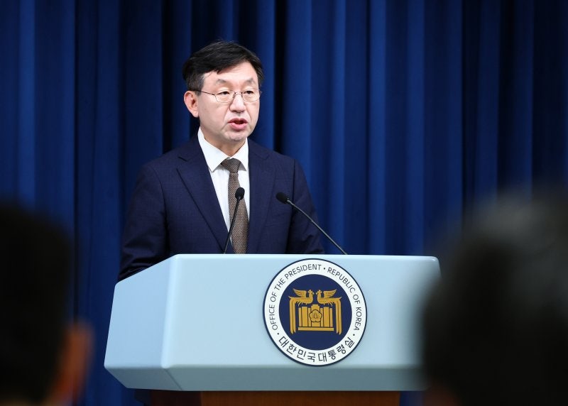 <b>대통령실</b> “종부세 부분폐지, 상속세율 <b>인하</b>”