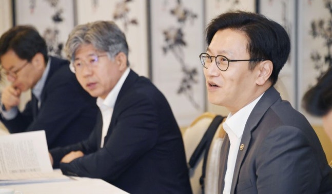 [Seoul=Newsis] Kim Beom-seok, Vice Minister of Planning and Finance, is chairing the 27th Vice Ministerial Meeting on Price Relations at the Seoul Government Seoul Office in Jongno-gu, Seoul on the morning of the 26th. (Photo=Provided by the Ministry of Planning and Finance) 2024.07.26. photo@newsis.com *Do not resell