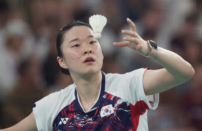 배드민턴 '다크호스' <b>김가은</b> 고진웨이 격파...<b>16강</b> 안착 [파리올림픽]