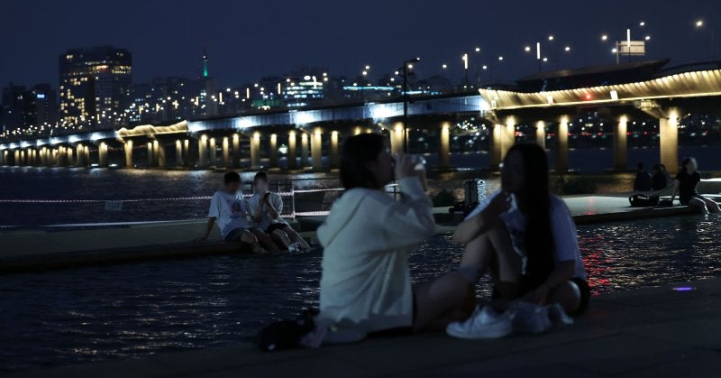 "더워서 잠을 못자요" <b>서울</b> 118년에 가장 긴 <b>열대야</b>