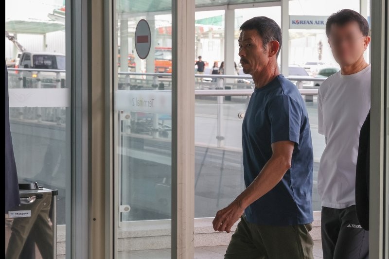'아동학대 <b>혐의</b>' <b>손웅정</b> 감독, 코치 <b>약식기소</b>