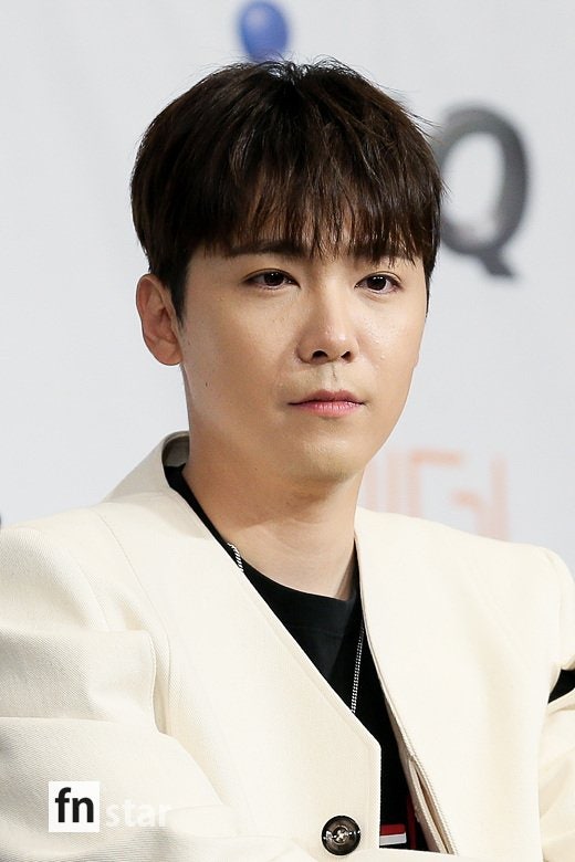 <b>이홍기</b>, '<b>성매매</b> 의혹' <b>최민환</b> 옹호글 썼다가 '순삭'...뭐라고 썼길래