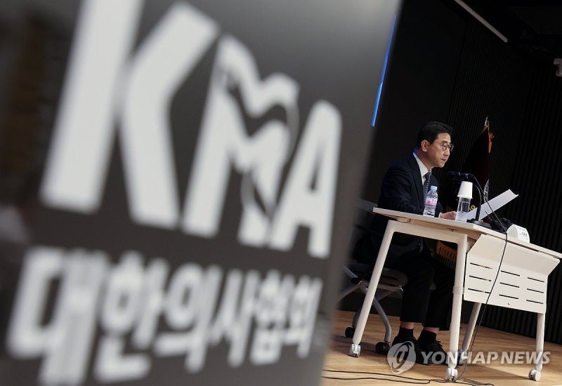 '한동훈 대표도 불참' "의료계, '<b>알리바이용</b>' <b>협의체</b>서 나와야"